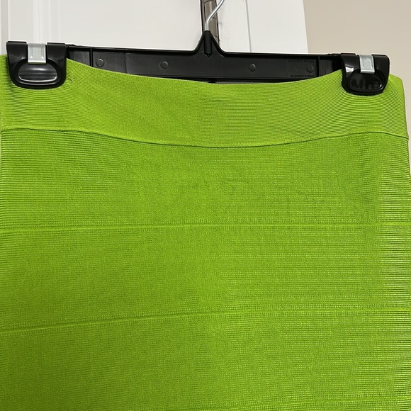 Bebe Bandage Lime Green Skirt - Picture 3 of 4